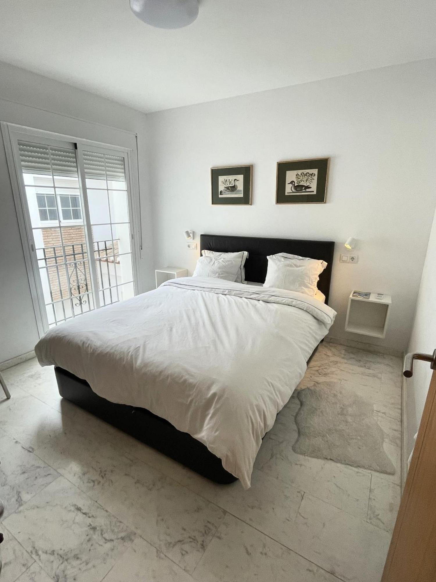 Ferienwohnung Luxury Penthouse: The Beacon At Punta De La Mona Almuñécar Exterior foto